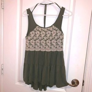 Belle Du Jour Sleeveless Floral Lace Halter Top Small